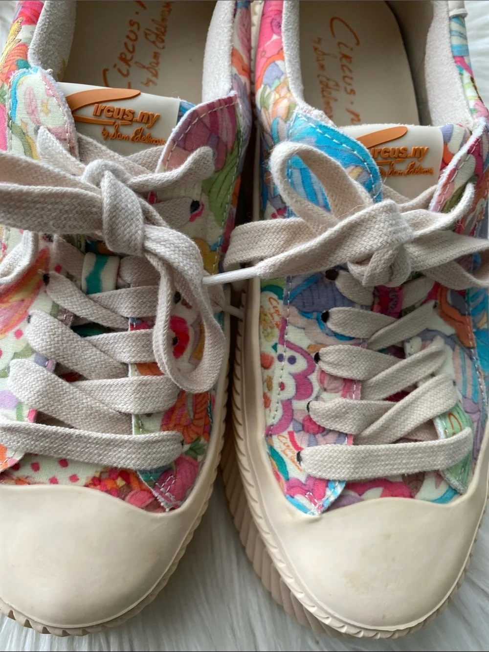 Circus by Sam Edelman bold floral